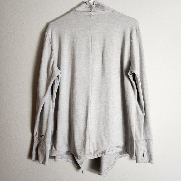 Nike Womens Long Sleeve Open Yoga Top in Atmosphere Grey/CD3210-059-Size L - Picture 5 of 8